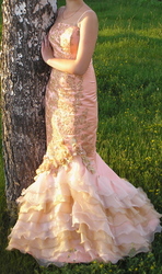 Выпускное персикового цвета платье